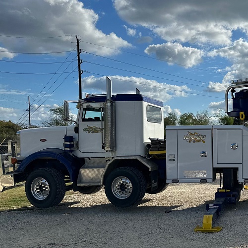 Fernandez and Sons Towing